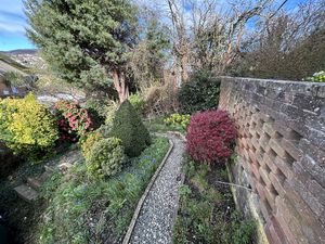 Photo 25- click for photo gallery